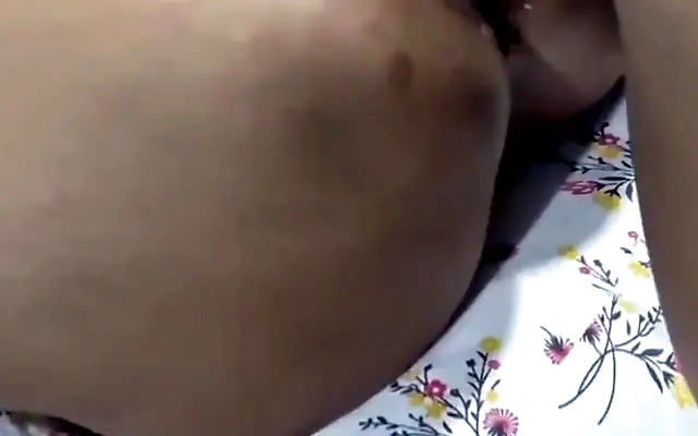 1 PARTE LE DOY LAS BUENAS NOCHES A MI HIJASTRA CON UNA BUENA FOLLADA