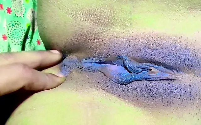She cum in the 10th minute.
