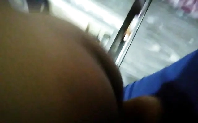 Fudendo gostoso com o amigo do meu marido , a minha buceta gigante quer pau
