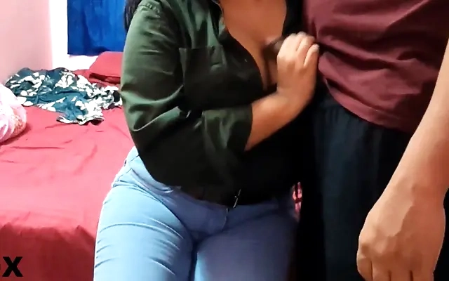 Young Nerd Helps her Hot MILF Neighbor with her Laptop
