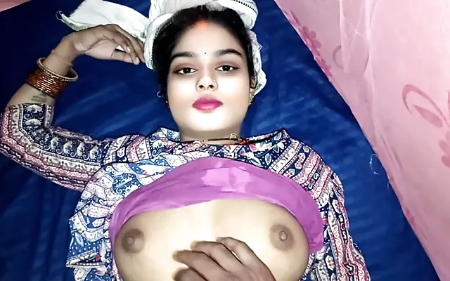 Consigo a HERMOSA JOVENCITA masturbarse y la ense&ntilde;o c&oacute;mo satisfacerse