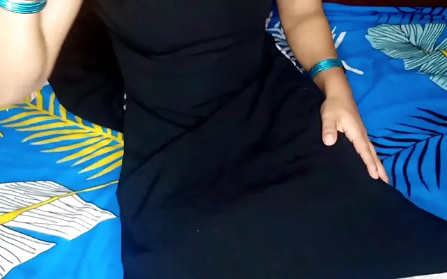 Office Slut Kim Cruz Sucks Cock of Interested Leasee in CFNM Big Booty Public Blowjob