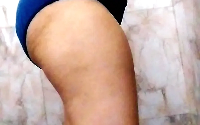 My friend fucked me while our buddies weren't home and CUM in my pussy