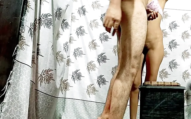 Warm and leisurely morning: a fair-skinned girl slowly performs oral sex upon waking and drinks the milk.