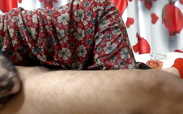 Squirt Explosion - Cheating with Stepmom friend, fuck and Cum In Pussy. Milf Creampie. Multiple Orgasm. Before New Year Party.