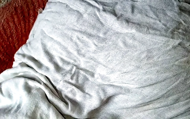 I found the evidence of stepmother cheating. She let me cum in her ass
