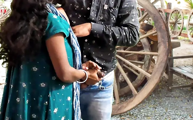 Indian girl fucked hard behind the school, xxx viral