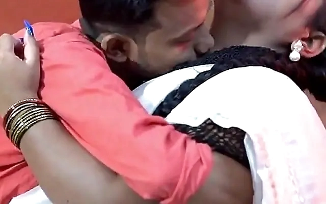 Desi Hot Indian Girl Masturbation Home Alone With Brinjal