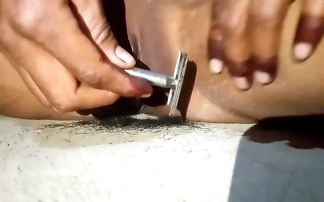 Engravidei minha meia-irm&atilde; enquanto nossos pais estavam fora de casa, agora fudeu