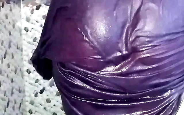 DESI BHABHI JI GIVE HER SEXY ASS AND PUSSY TO HER DEBORJI IN HOTEL ROOM