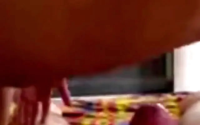 Culona MILF es follada por una gran verga, Musculosa latina cabalga una polla con su humedo co&ntilde;o