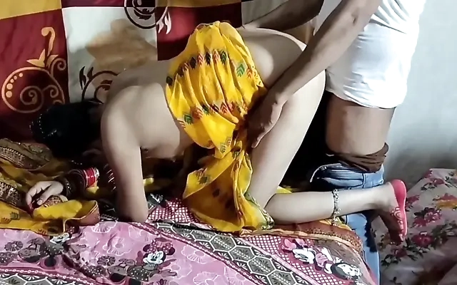 Indian young lady seduce by her tailor at the home