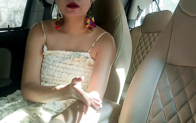Padrastro cachondo le folla el co&ntilde;o a su hermosa hijastra - Porno en espa&ntilde;ol
