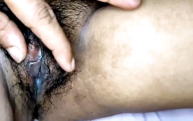 Indian Outdoor Sex in Car Sexy Girlfriend Ki Chudai pussy and anal sex fucking