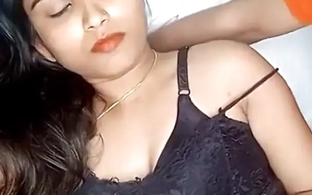 Una super follada video real, dandome leche dentro de mi panocha, de costado que suene fuerte.