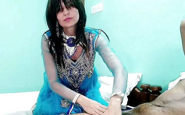 Videollamada 04 con la tetona y sexy crystal ella de da una duchita y me muestra su culo y tetas y me saca toda la leche
