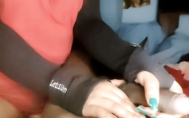 Indian House owner aunty romantic mode, Indian bhabhi Sex with her guest