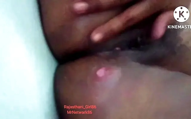 Desi Village Bhabhi Giving Best Massage And End Up With Cum in Mouth