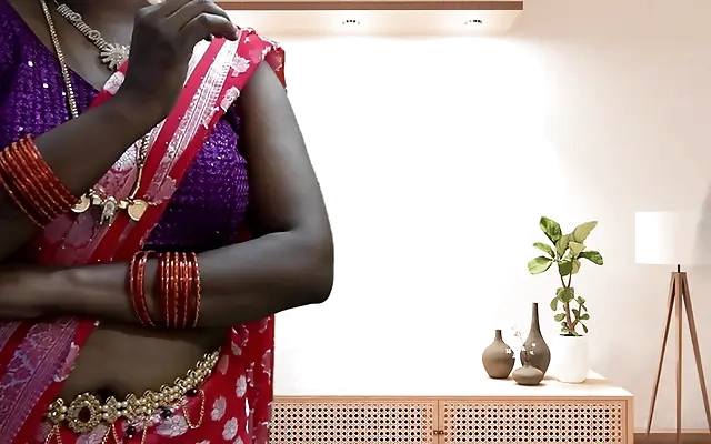 Sexy Indian girl exposing her beautiful body in saree