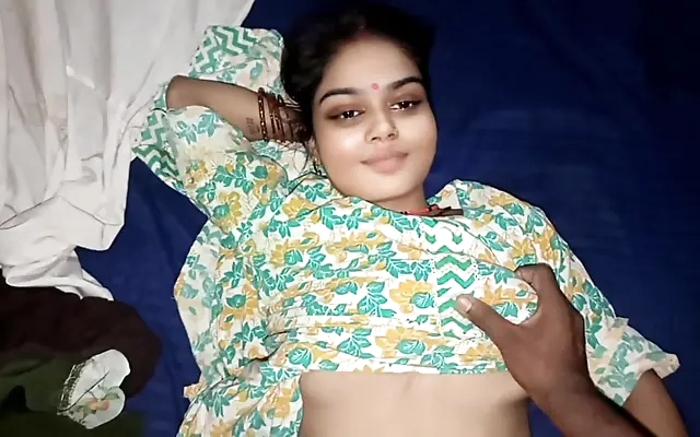Massageando o incr&iacute;vel corpo nu da Bailey enquanto ela me masturba.